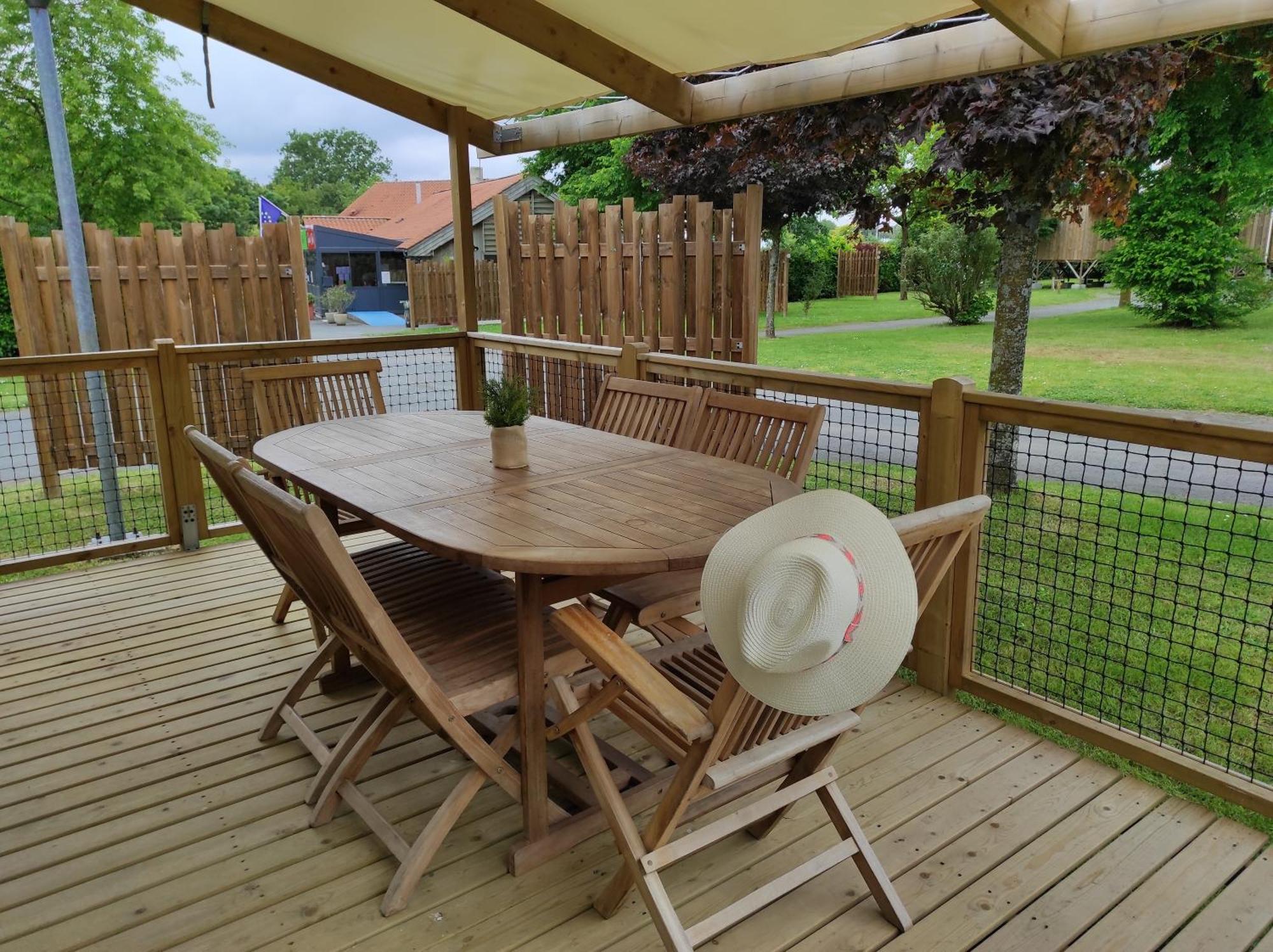 Camping Le Rouge Gorge **** 10' Puy Du Fou Saint-Laurent-sur-Sevre Exterior photo