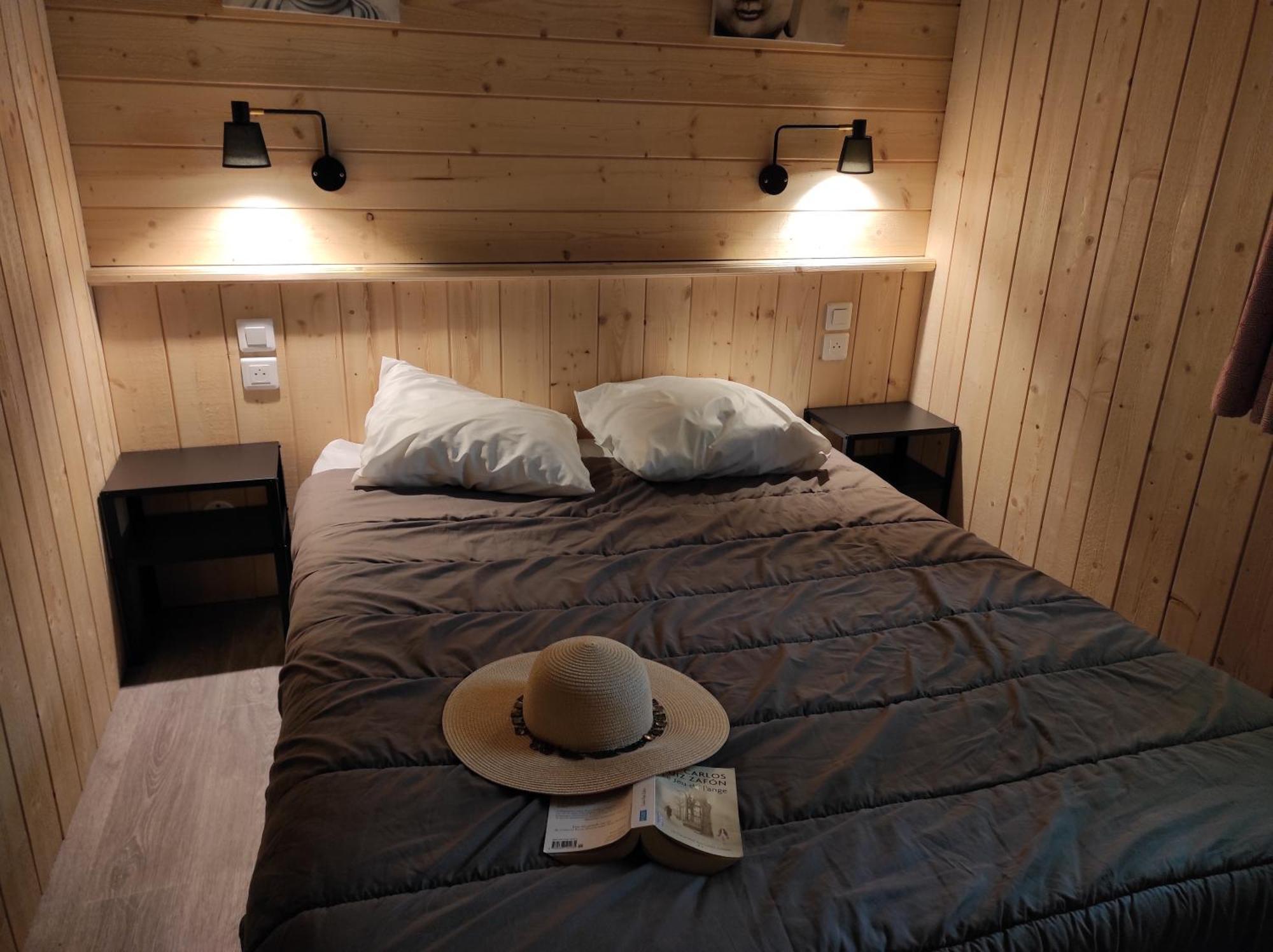 Camping Le Rouge Gorge **** 10' Puy Du Fou Saint-Laurent-sur-Sevre Exterior photo